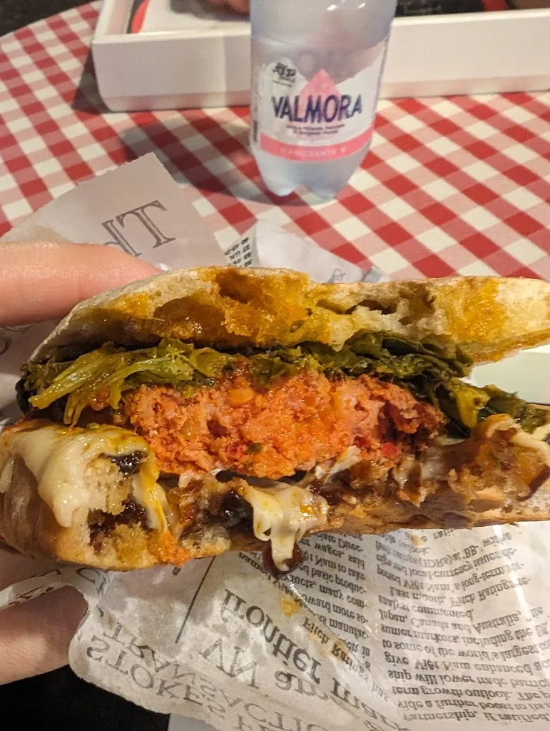 Alessandro Allegretti_CalaBRIOtto - Il burger calabrese dal #saporeunico - Street Food & Catering VALSAMOGGIA_Crespellano_review