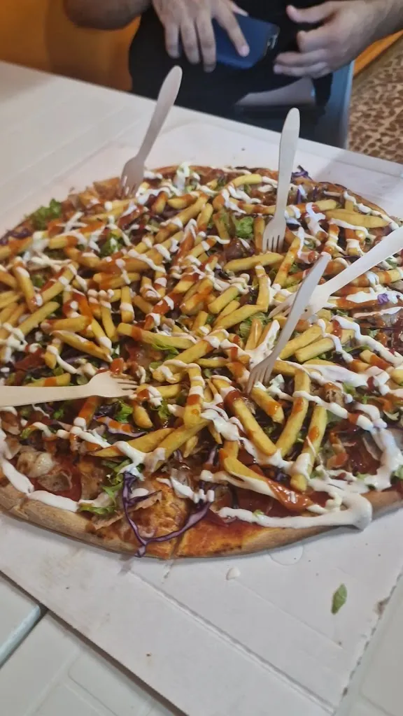 muneeb khan_CREVAL pizza & kebab_Crevalcore_review