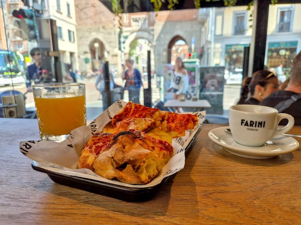 Aleksandra Uzunova_Farini_Farini_review