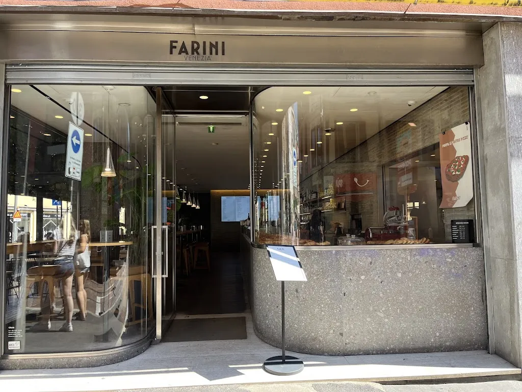 Farini_Farini_slider_image_3