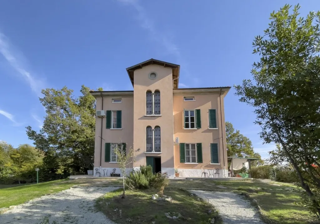 Notte Rosa Suites & Relax restaurant in Felegara