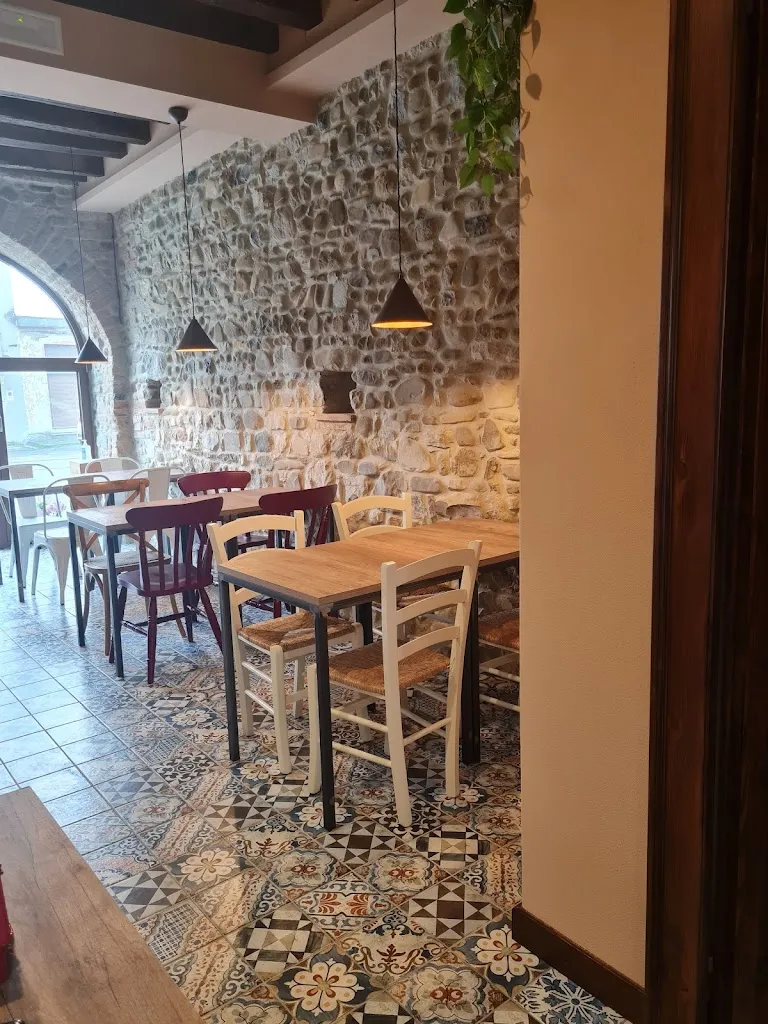 Spaccacucchiaio restaurant in Felegara