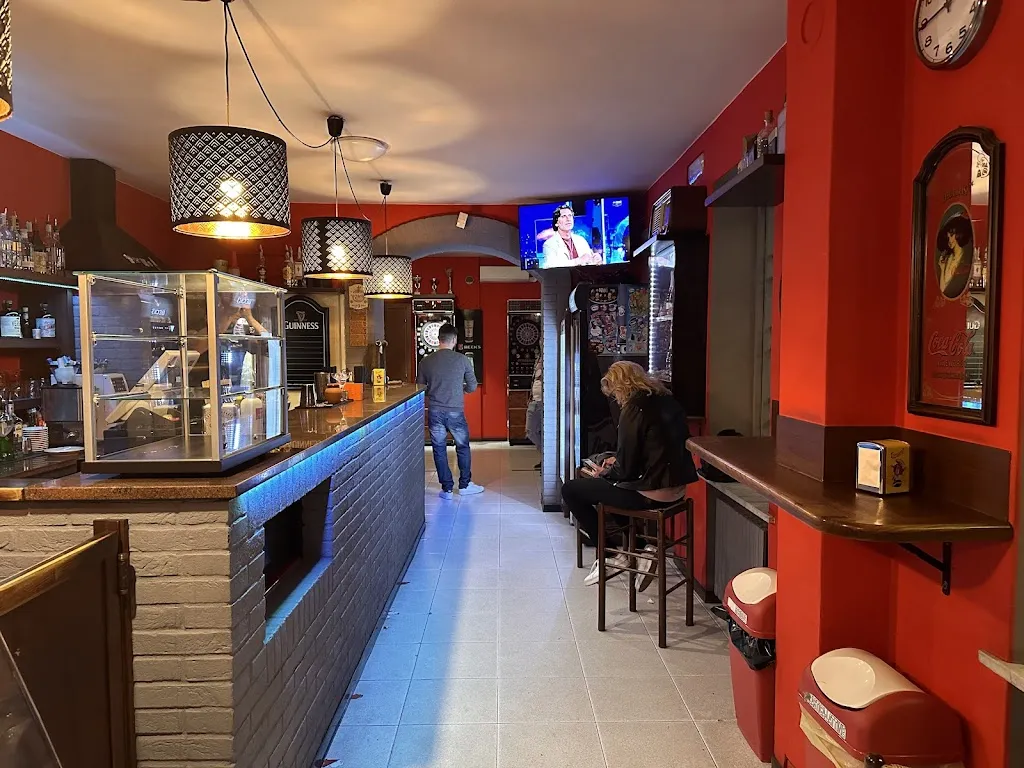 Klaus Bonk_Bar Le Tire Bouchon_Felegara_review