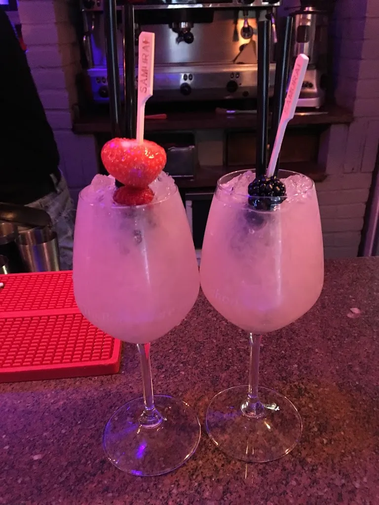 Bar Le Tire Bouchon_Felegara_slider_image_2