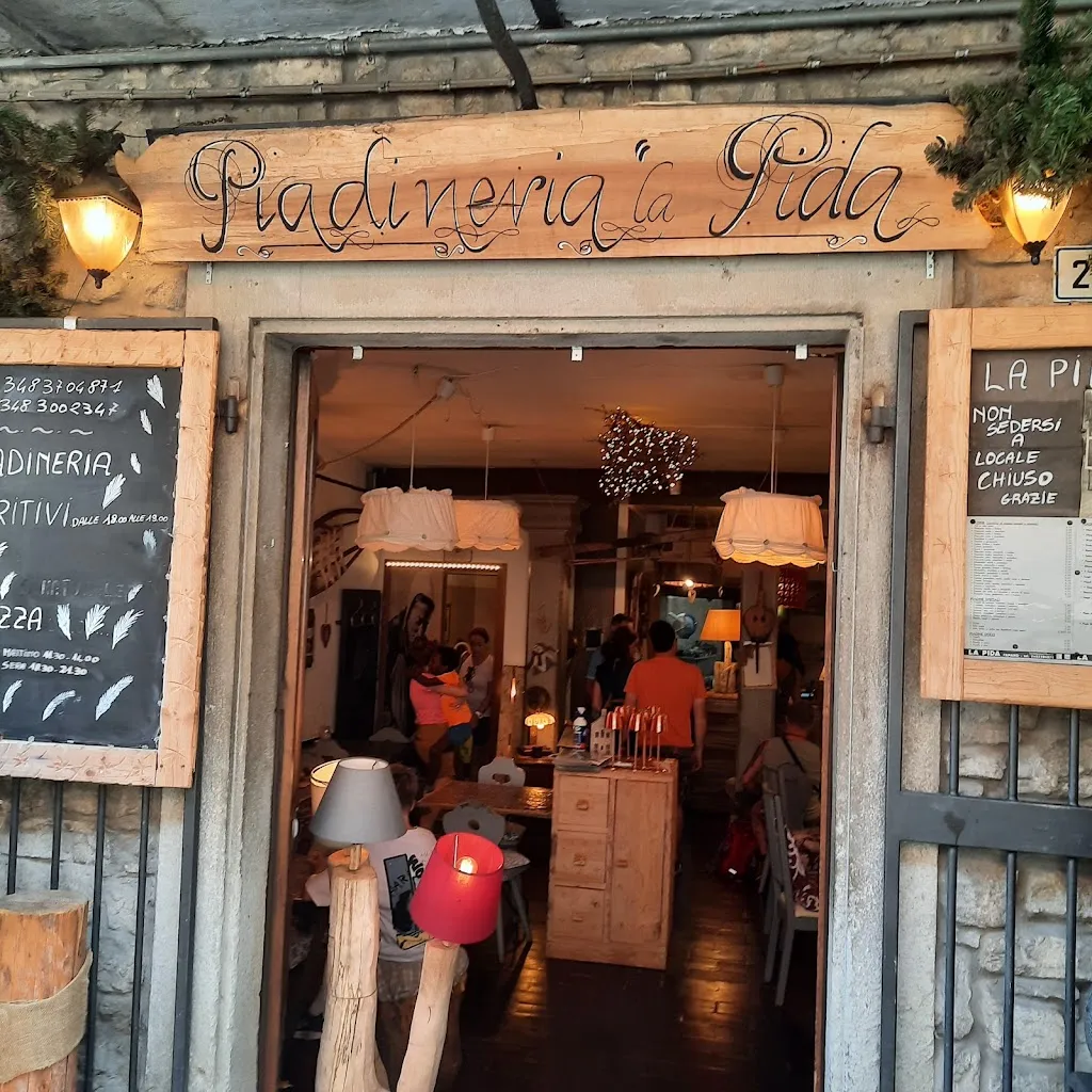 Piadineria La Pida di montanari cristina e C. restaurant in Fanano