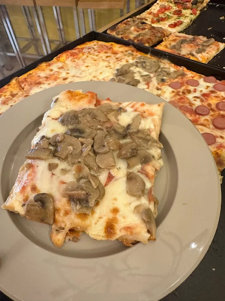 Pizza al taglio Fanano_Fanano_slider_image_3