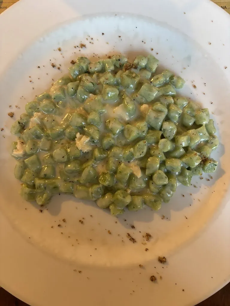 Célia Dogan_Barbara Cafè_Ferriere_review