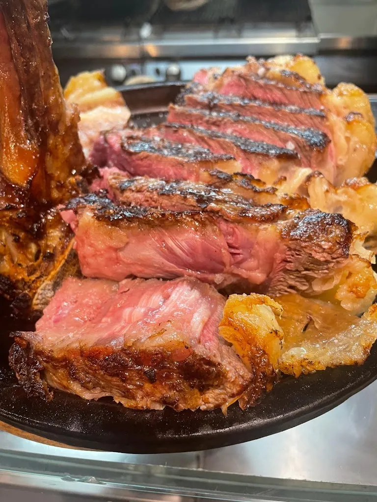 Steak Beer House_Fellegara_slider_image_2