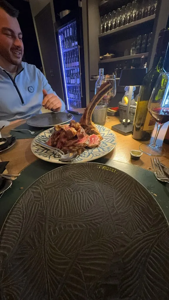 Justin Robinson_Robe Steakhouse_Fellegara_review