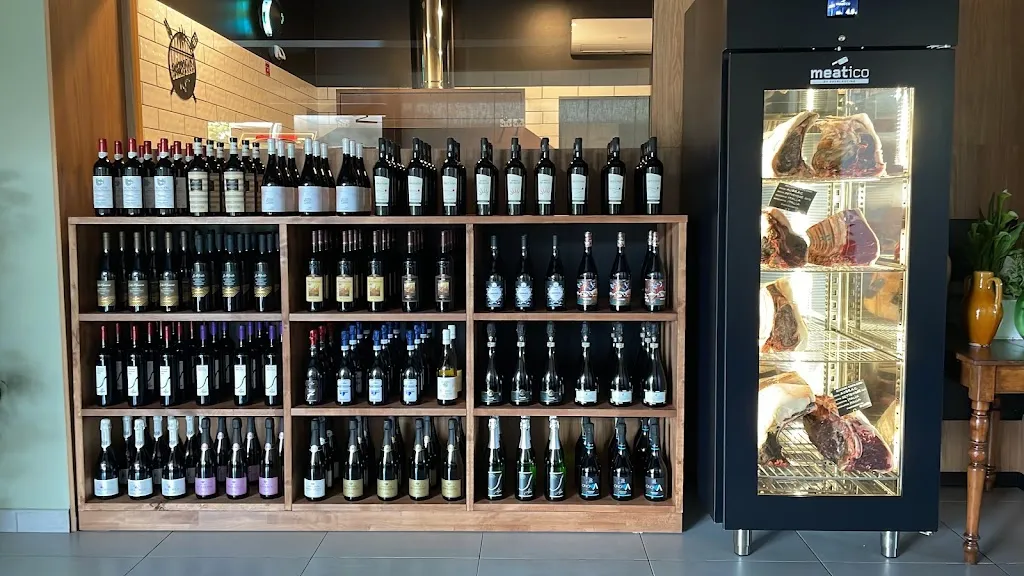 Robe Steakhouse restaurant in Fellegara