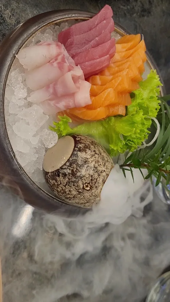 Saka Sushi Restaurant_Fellegara_slider_image_1