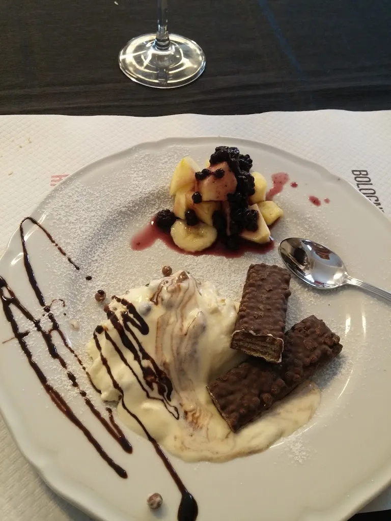 Bar Trattoria La Lanterna restaurant in Fiorano