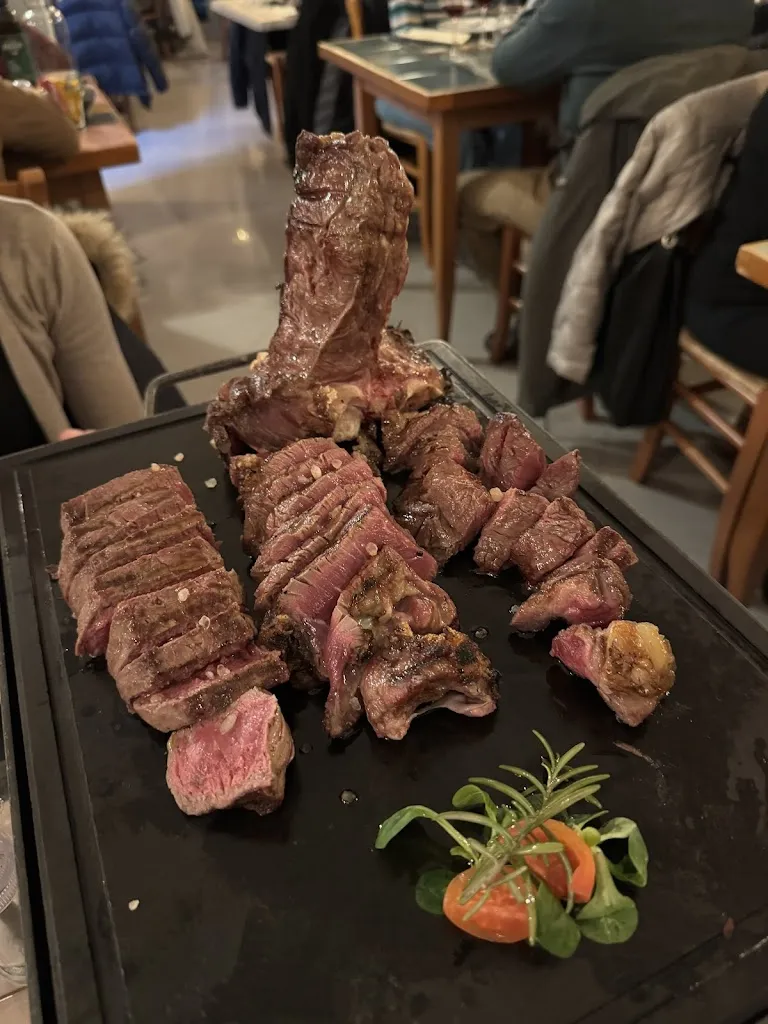 Andrea Corsini_Manikaretti_Finale Emilia_review