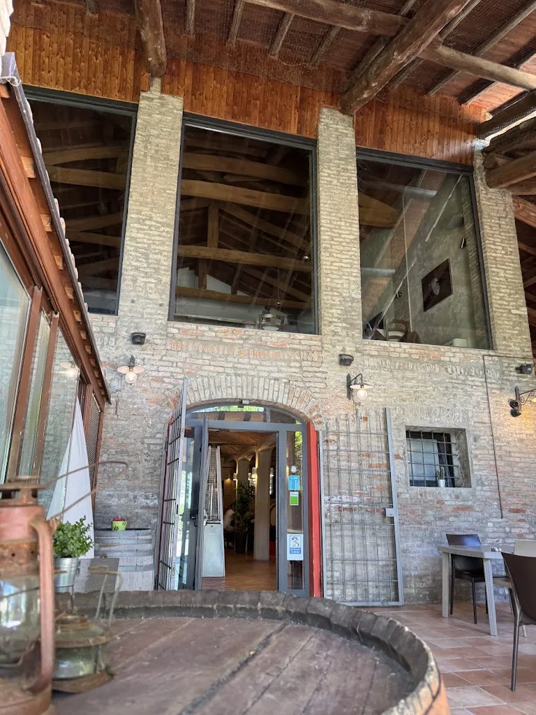 Maicol Scalabrini_La Vecchia Quercia_Finale Emilia_review