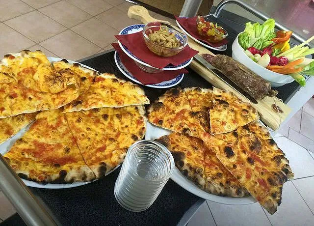 38 E Dintorni Hotel Ristorante Pizzeria Finale Emilia Modena_Finale Emilia_slider_image_3