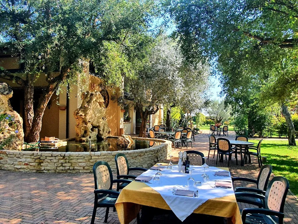 Ristorante Pizzeria "Antico Casale" restaurant in Finale Emilia