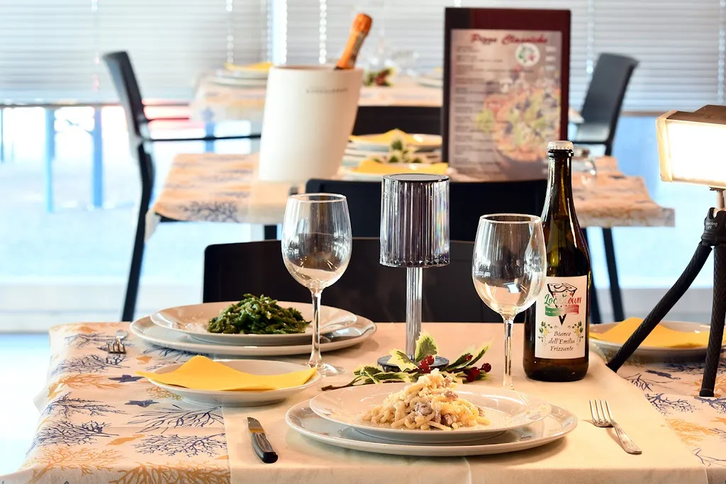 Bar Pizzeria Ristorante Lockdown Di Matteo_Finale Emilia_slider_image_2