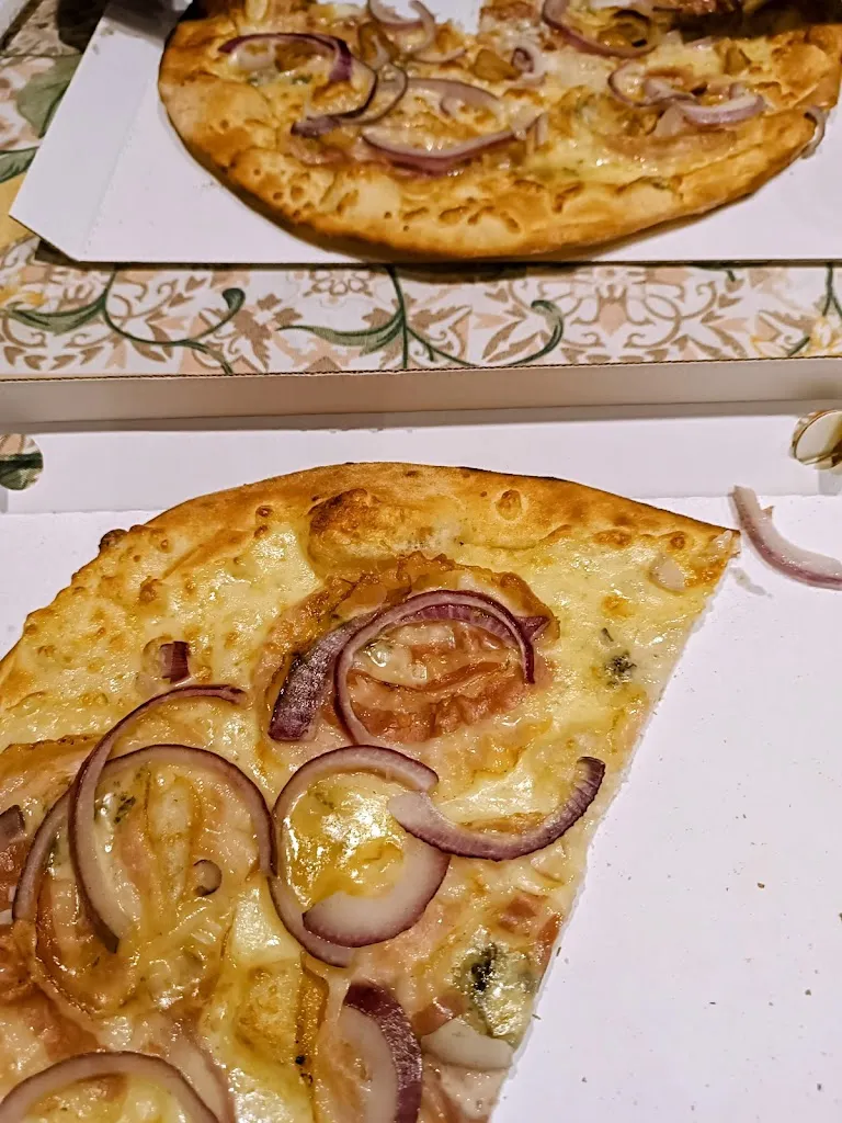 Veronica_Bar Pizzeria E Gelateria Fox's_Fiumana_review