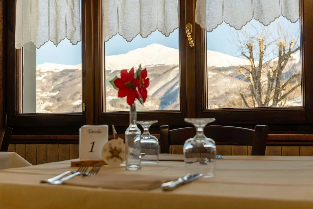 Albergo Ristorante Val di Luce_Fiumalbo-Dogana_slider_image_2