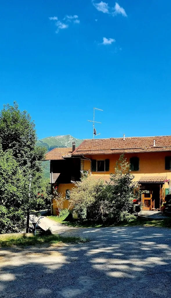 Cosima Galasso_Farmhouse Il Cerro_Fiumalbo-Dogana_review