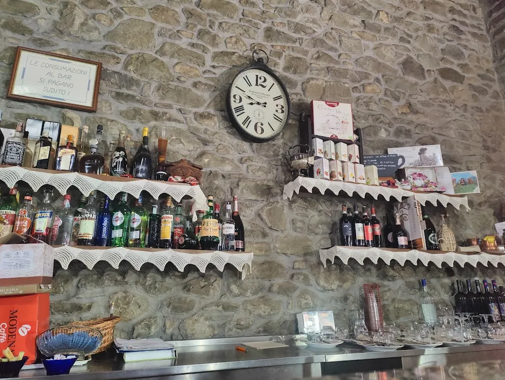 Eder De Oliveira_Albergo La Carinzia_Fiumalbo-Dogana_review