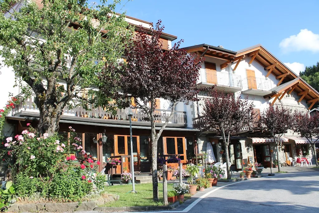 Albergo K2_Fiumalbo-Dogana_slider_image_1