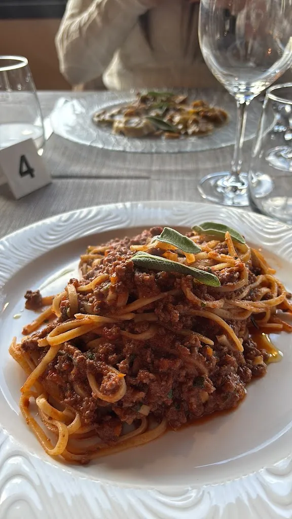 Giorgio Macula_La Capannina di Sondra_Fiumalbo-Dogana_review