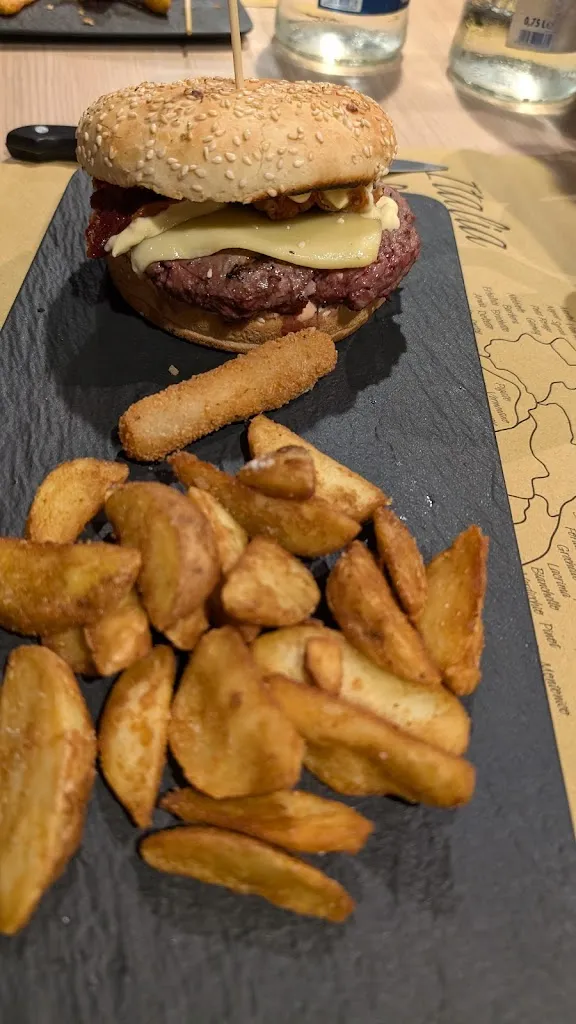 Nicolò Mosca_0 PUNTO 5 Hamburgeria & Griglieria_Fidenza_review