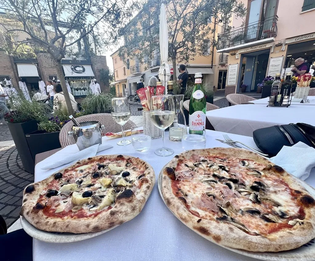 La Formica Ristorante Pizzeria_Formica_slider_image_2