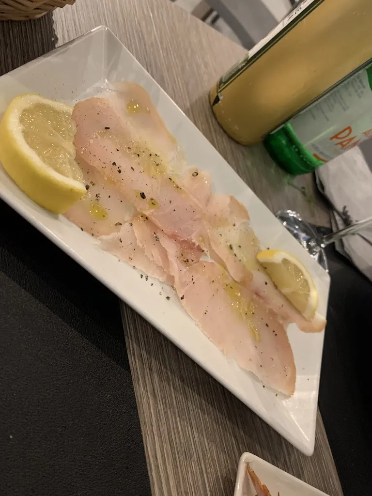 Griven Yass_TITA BISTROT_Formica_review