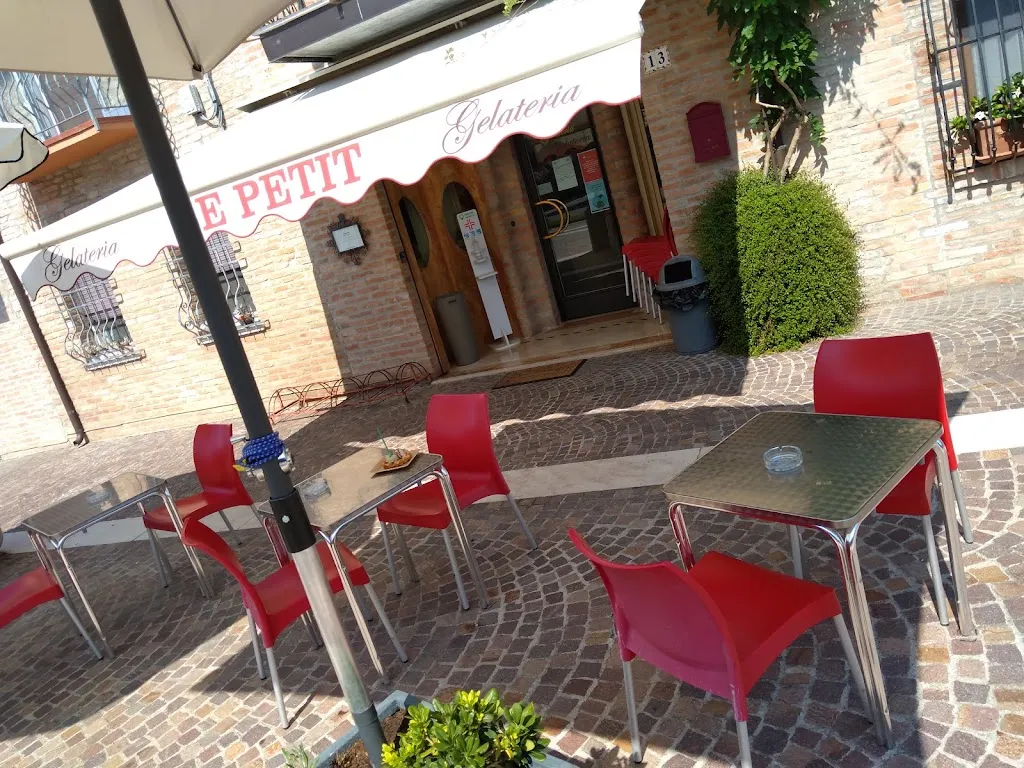 Gelateria Le Petit snc restaurant in Formignana