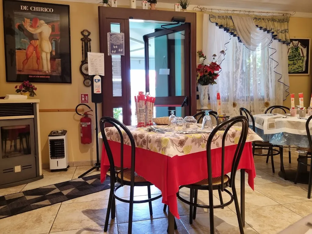 Saloon Trattoria Bar restaurant in Fornovo di Taro