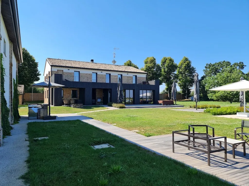 Mladen Bama Richard_Sei Sequoie • Nature & Charme_Fornace Zarattini_review