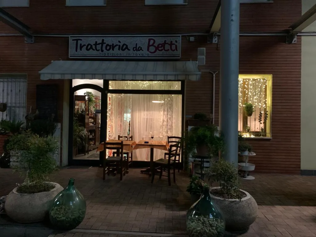 Trattoria da Betti restaurant in Fornace Zarattini