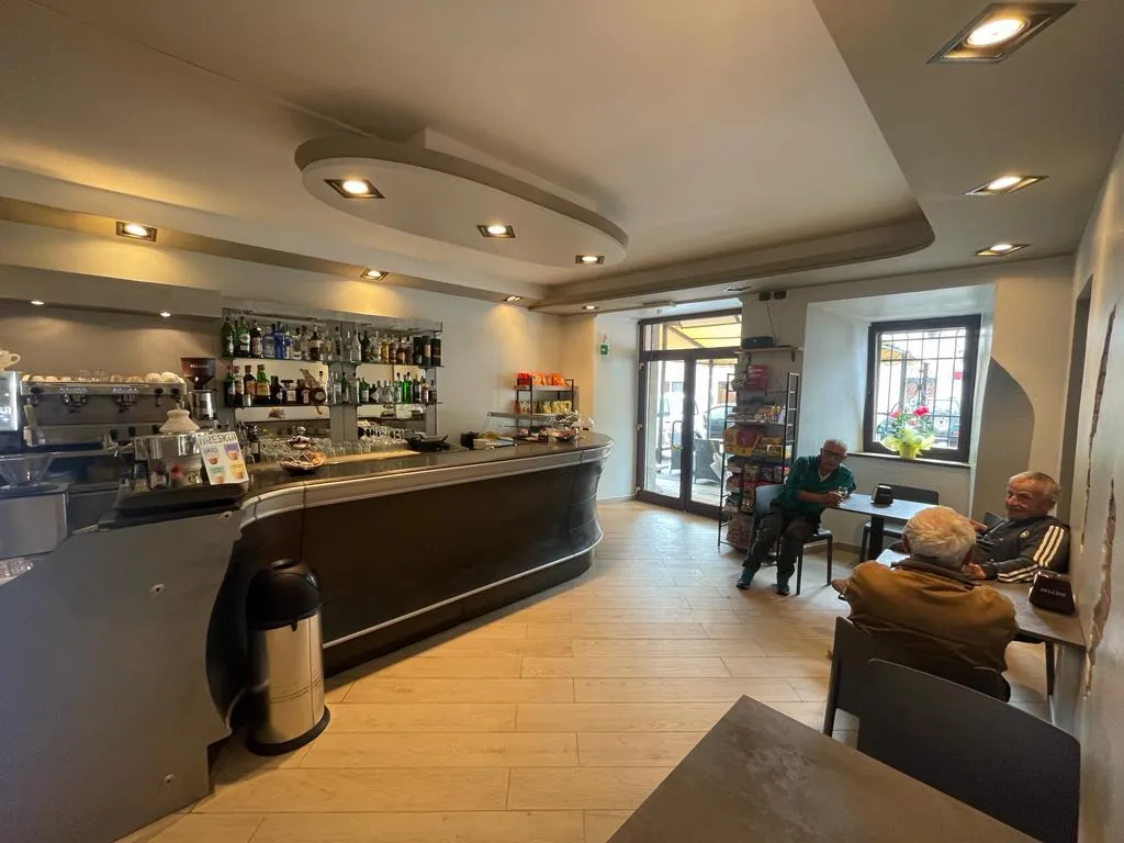 Oscar José Vera Toro_Piazza Caffè_Frassinoro_review