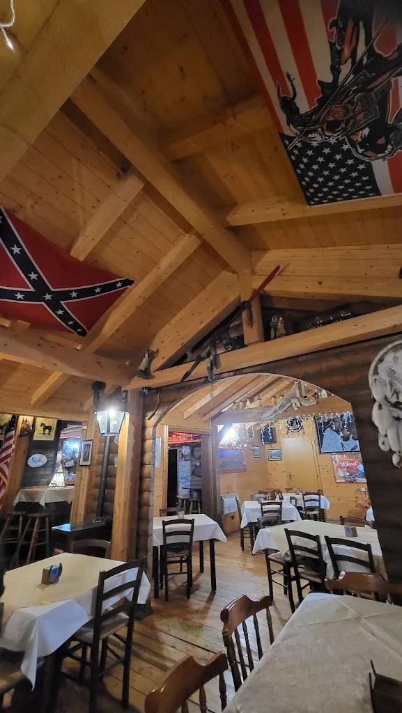 Free West Saloon_Frassinoro_slider_image_3