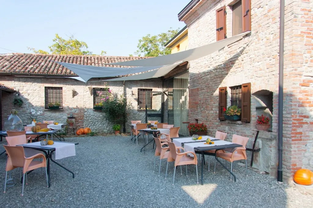 Osteria Moffelona restaurant in Gragnano Trebbiense