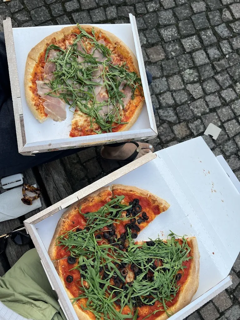 Belina Bellwood_Pizzeria Number One_Gragnano Trebbiense_review