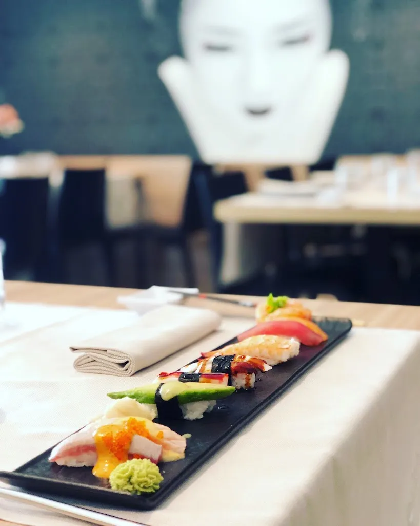 Aiko Asian Fusion_Granarolo_slider_image_3