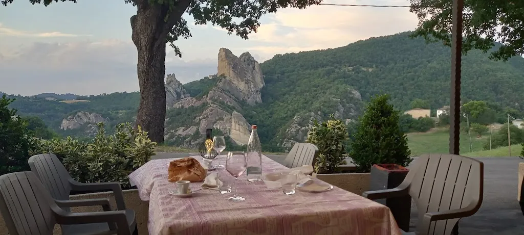 Trattoria Sant'Apollonia restaurant in Guiglia