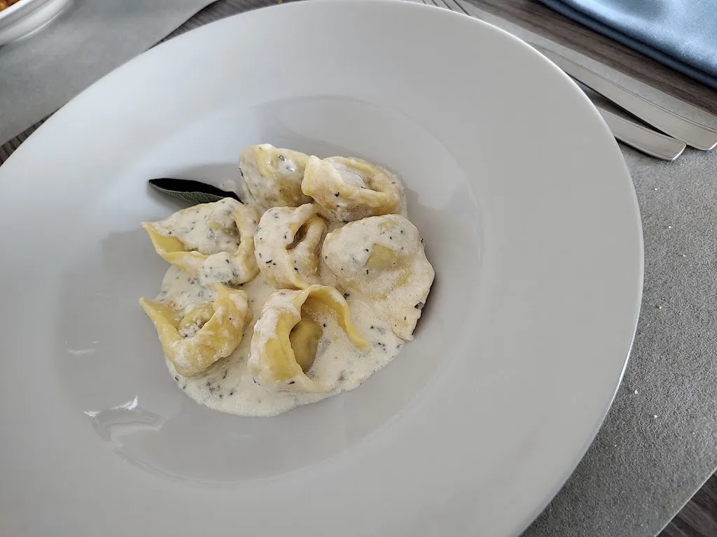 Ristorante Trattoria da Erika_Lagosanto_slider_image_2