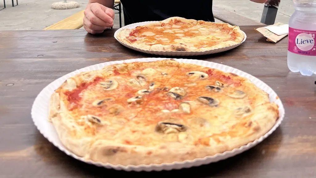 Katharina Hammel_Pizzeria La Diavola_Lagosanto_review