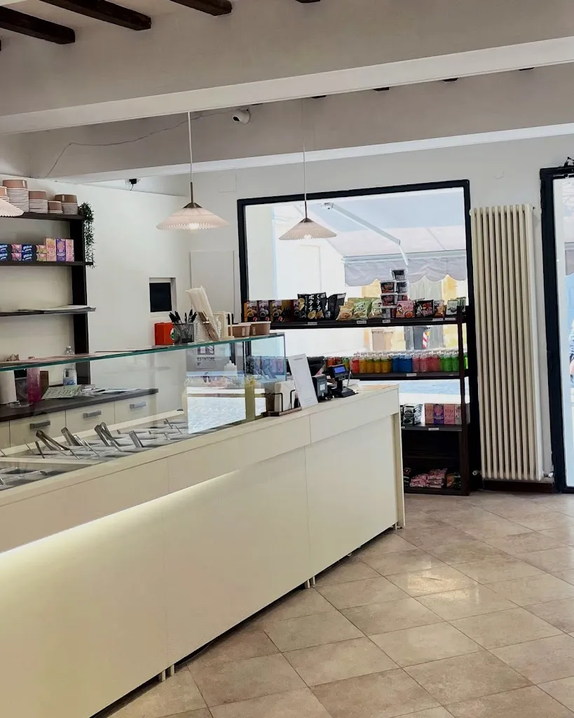 Yumix Poke & Noodle - Guastalla restaurant in Guastalla