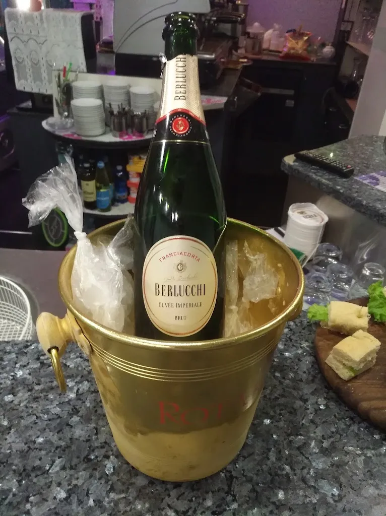 In Cafe'_Limidi_slider_image_2