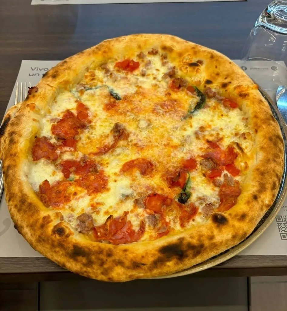 Pizzeria Vesuvio - Tradizione Napoletana_Limidi_slider_image_2