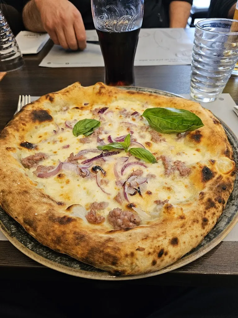 Pizzeria Vesuvio - Tradizione Napoletana_Limidi_slider_image_3