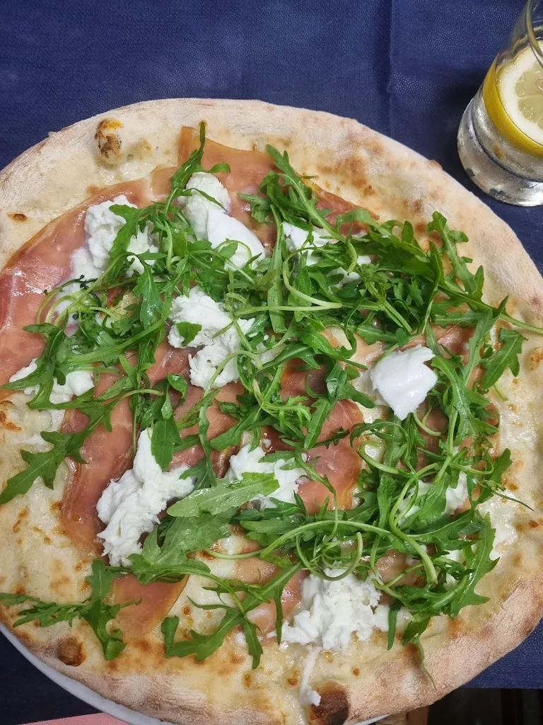 Csilla Tóth_Cinque E Mezzo_Lido Adriano_review