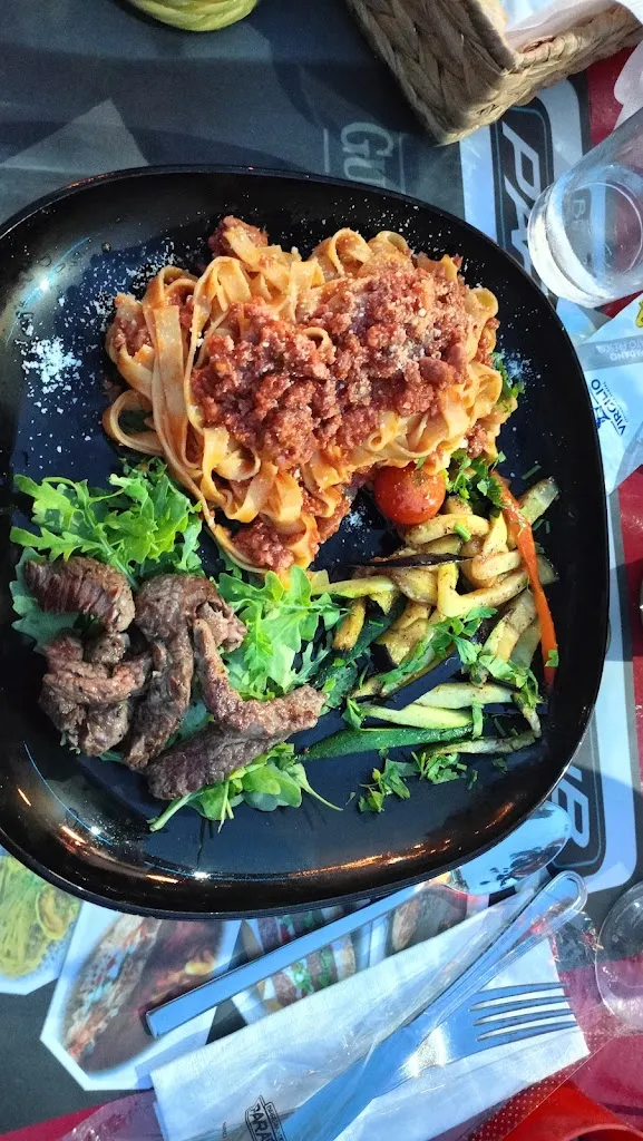 Matteo Piarulli_Paradise Pub_Lido Adriano_review