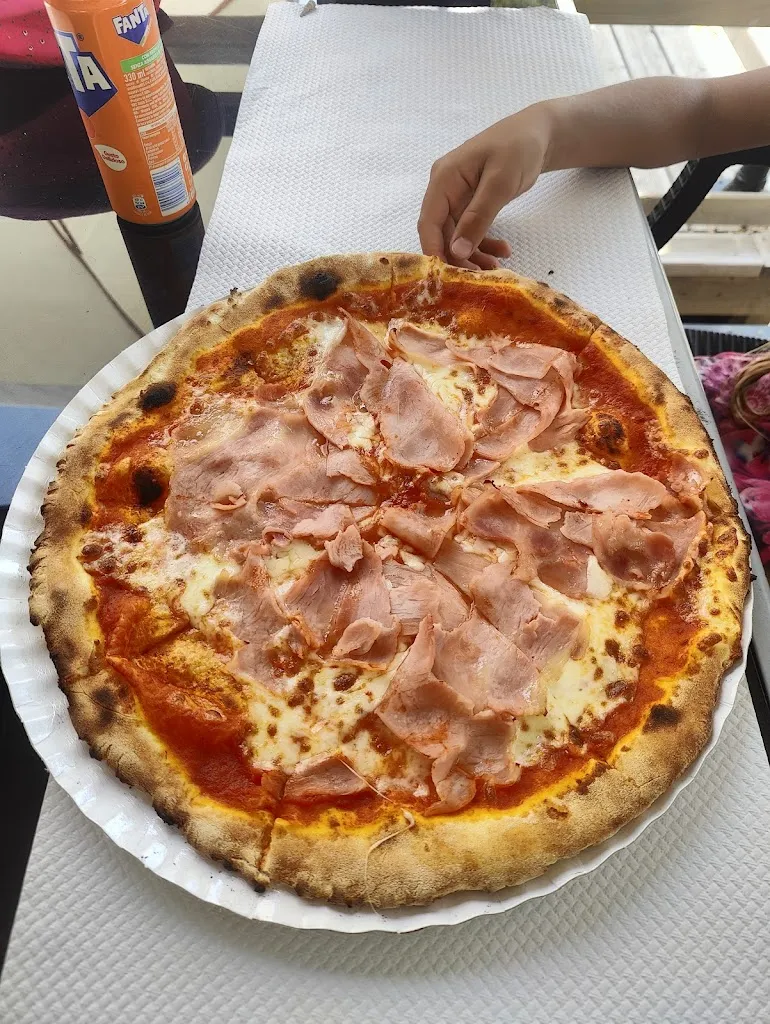 Miroslav Balatka_Pizzeria Horus_Lido Adriano_review