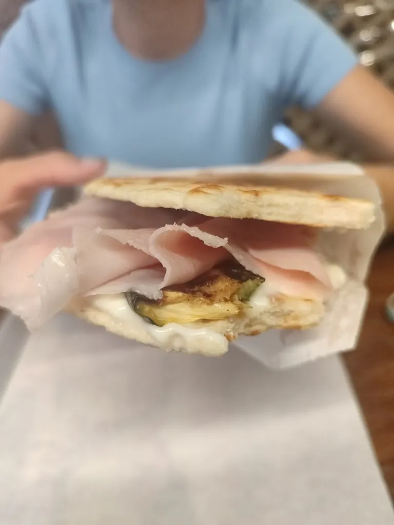 Dalla Fede Piadineria_Lido Adriano_slider_image_3